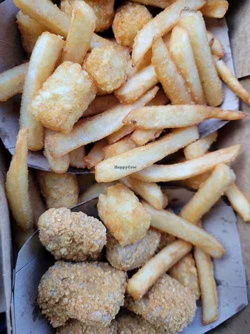 Tater tot fries and nuggets at Honeybee Burger - Venice in Venice