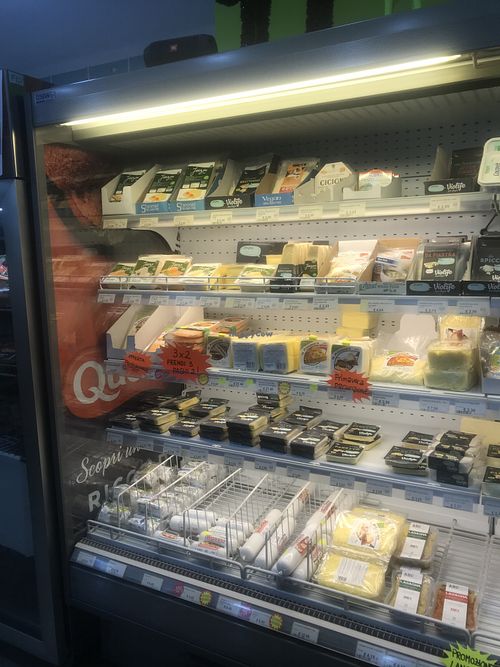 Vegan cheese at iVegan in Rome