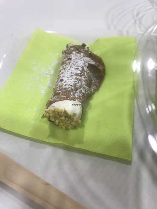 Cannoli at iVegan in Rome