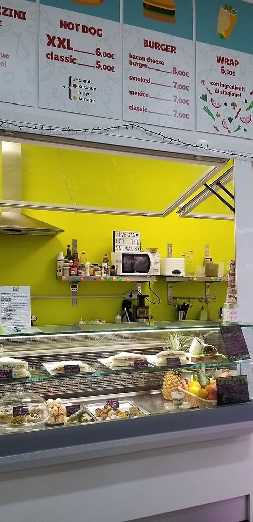 Deli at iVegan in Rome