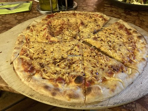 Pizza with vegan cheese   at Amadeo in Bad Reichenhall