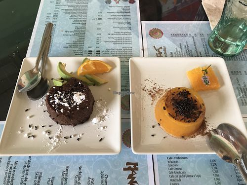 Mouse de chocolate y un postrer entre mouse y gelatina a base de naranja natural  at Manumaga in Mojacar