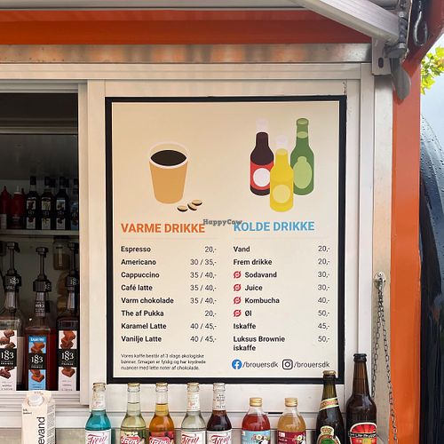 Coffee and cold drink selection at Brouer's Madvogn in Ringsted