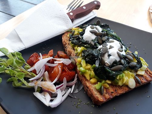 Avocado toast with coconut yoghurt at Buddha Cafe in Koh Phangan