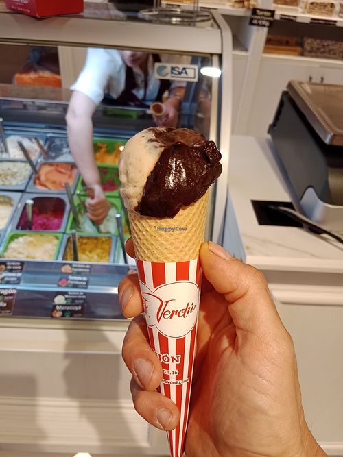 I’d already had a nibble before the photo was taken at Turrones Helados Federico Verdú in Gijon