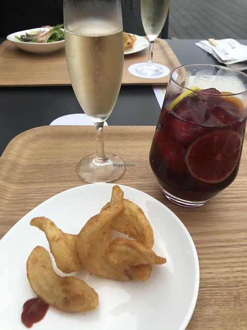 French fries and all you can drink at Liber Hotel at Universal Studios Japan in Osaka