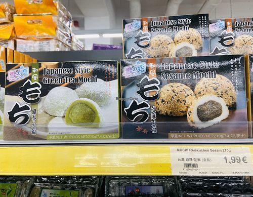Japanese mochi (Many kinds)  at Vinh-Loi Asien Supermarkt in Berlin