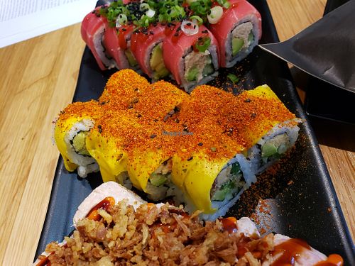 7) FIERY PHILLY ROLL (SOY-FREE)
Jalapeno Tempura, Vegan Sundried-Tomato Cheese, Avocado, Cucumber, Malina's Sweet Mango, Shichimi -- how do they do it? sooo tasty at Wellness Sushi in Denver