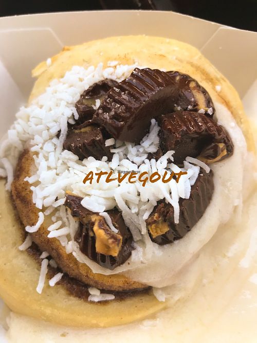 Cinnamon roll at Cinnaholic in Dunwoody