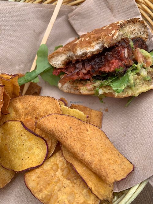 Veggie Burger at Quiosque das Maçãs in Colares