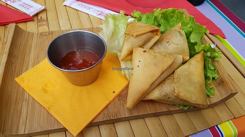 Vegetarian samossas at Lotus Café Zen in Lacanau