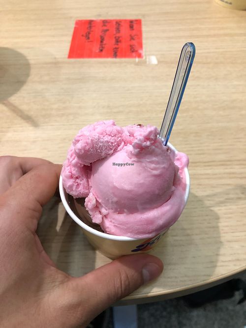 Strawberry and Banana at Krauss Eisdiele in Oldenburg