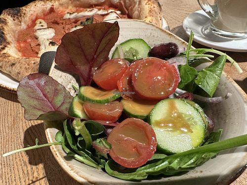 side salad  at 60 Seconds to Napoli in Leipzig