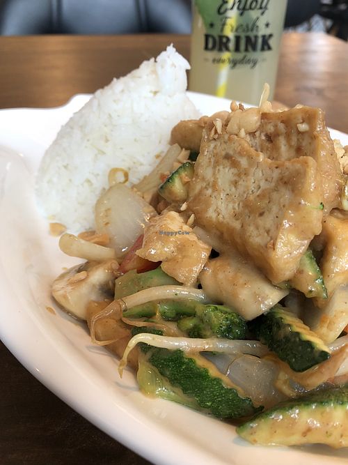 Lecker Erdnusssoße  at Viet Veggie in Cologne