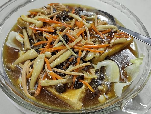 tofu with mushrooms at Yuan Xiang Vegetarian Food 圆香素食馆 - Changi in Central Singapore