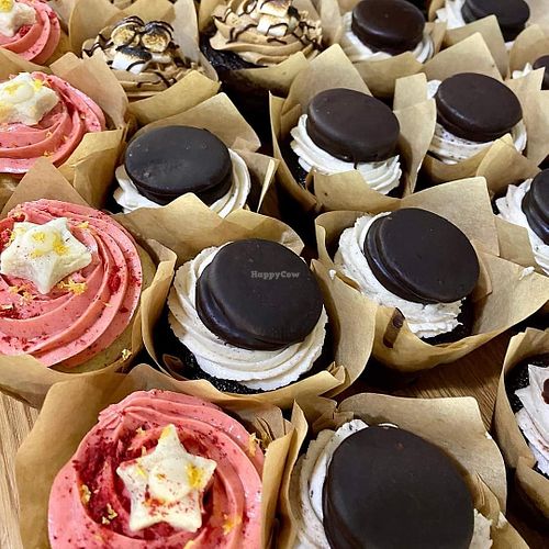 cupcakes!!!!! at Mud Pie Stand in Sacramento