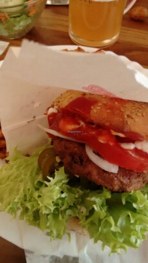 chilli cheeseburger  at vego Foodworld in Berlin