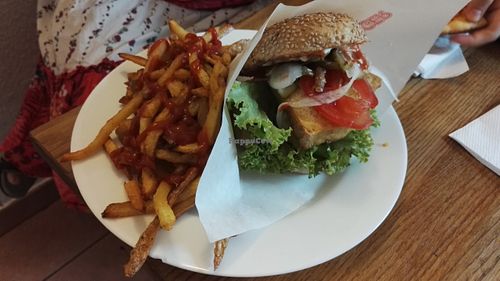 Tofu burger with fries at vego Foodworld in Berlin
