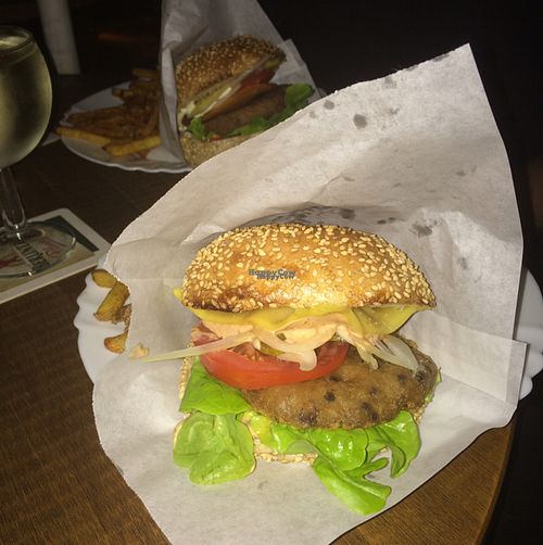 yummie burger at vego Foodworld in Berlin