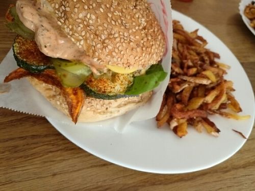 veggie and cheese burger at vego Foodworld in Berlin