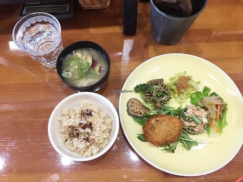 set at Pupu Kitchen and Health Food Shop in Nagoya