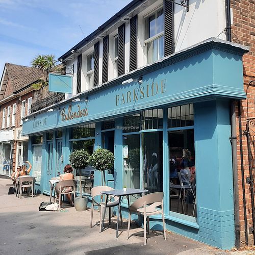 Exterior and pavement seating at Cullenders Parkside in Reigate