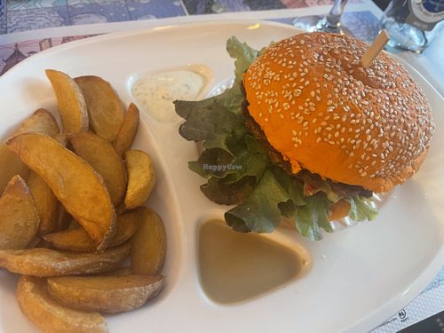 Hamburguesa vegana de lentellas  at Barallocas in Pontevedra