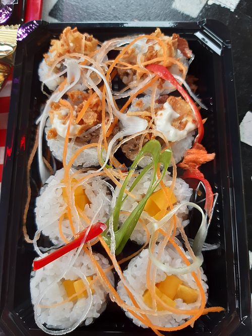 Shi taki and mango maki at Vegan Sushi Express in Rotterdam