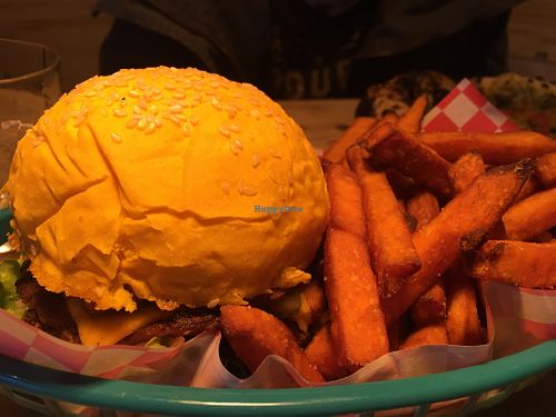 Bacon double classic
(double beyond burgers, bacon, cheddar cheese, pickles, onions, lettuce and smoked mayo) at Plant Base in Lisbon