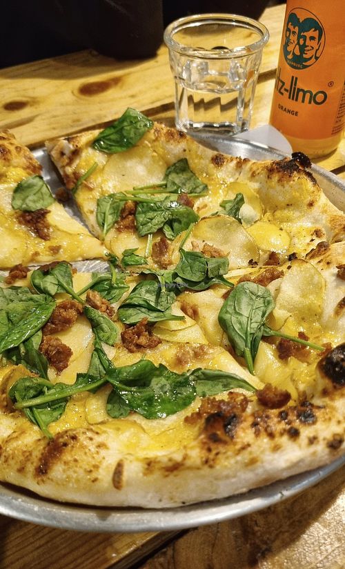 Pizza Patata at Plant Base in Lisbon