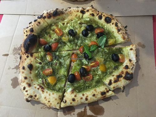 Pesto e pomodoro pizza
Pesto, mozzarella, cherry tomatoes, yellow tomatoes, olives and cashew dust. at Plant Base in Lisbon