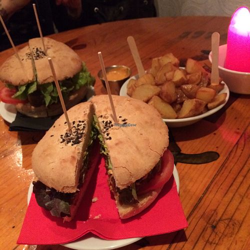 Hemp burguer at Cat Bar in Barcelona