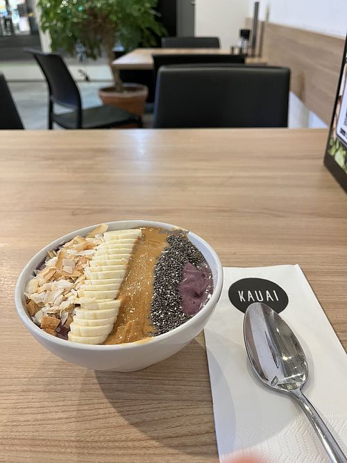 Pretty smoothie bowl   at KAUAI in Utrecht