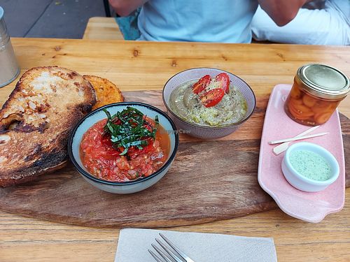 Vegan tapas : pan con tomate, caviar d'aubergines, carrot pickles at Le Botanique in Toulouse