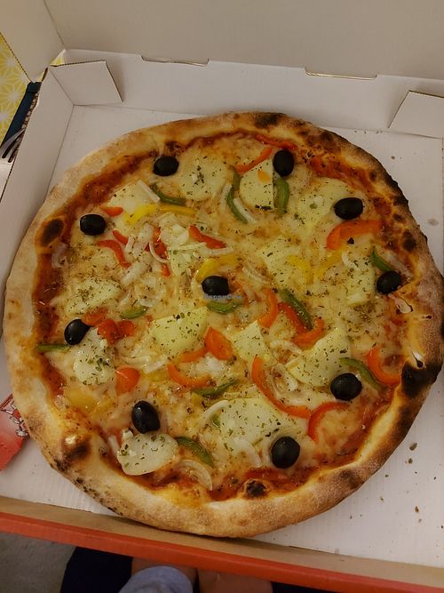 Vegan pizza :) at La Mia Pizza in Paris