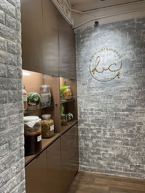 Entrance to oasis of Bien Caramelise at Bien Caramélisé in Kowloon