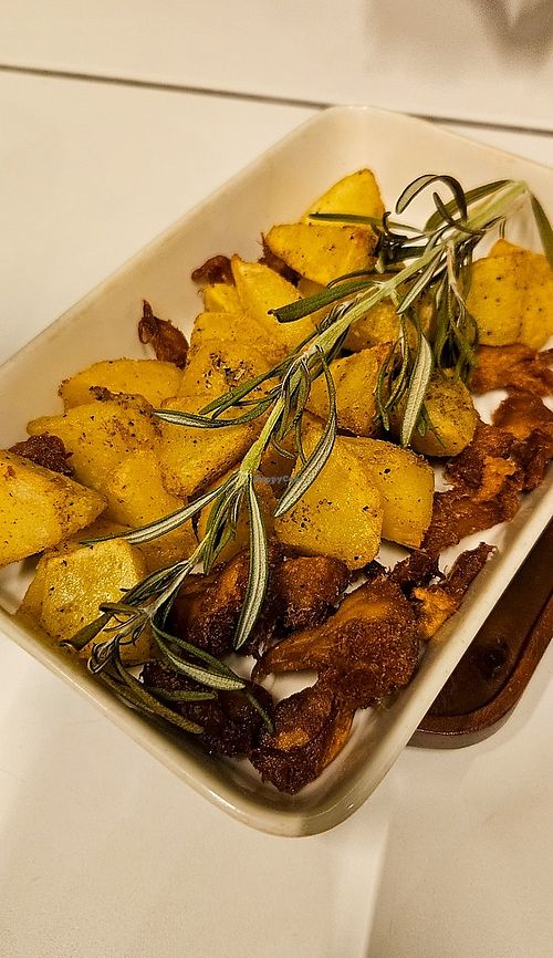 rosemary potatoes with mushrooms at Vegegood 素来很好 in Shanghai