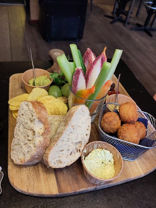 Vegan Antipasti platter at Café Bosch in Arnhem