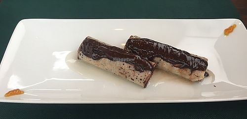 Creppé Bonbon vegano. Crema de chocolate negro y sirope con leche condensada de cúrcuma y del cítrico yuzu  at Creperia Lilot in Soria