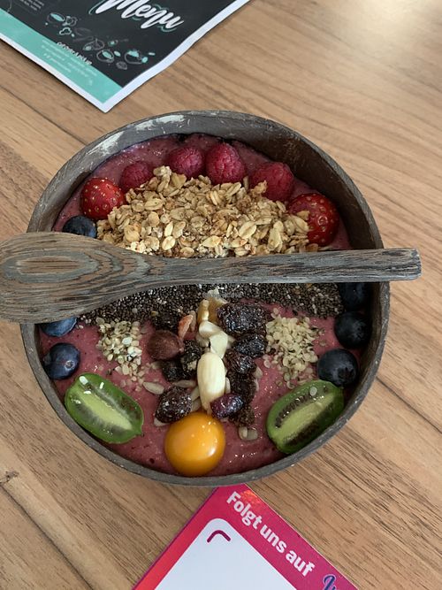 Amazing smoothie bowl at Good Mood in Berlin