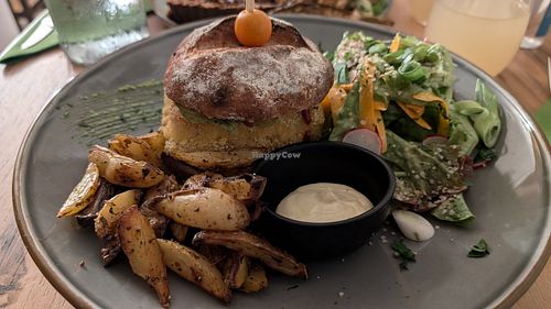 The Tofu based burger at 1001 Saveurs Sauvages in Ajaccio