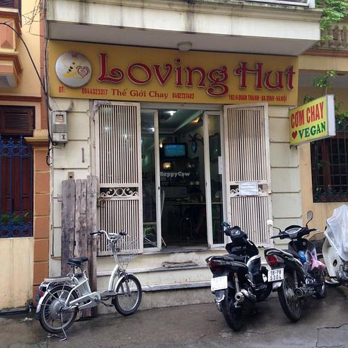Enterence at Loving Hut - Âu Cơ in Hanoi