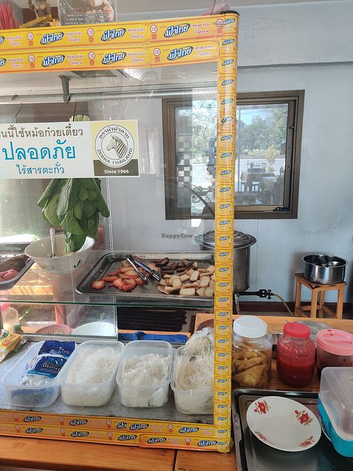 Soup station at Krua Jey Imbun - ครัวเจ อิ่มบุญ in Chumphon