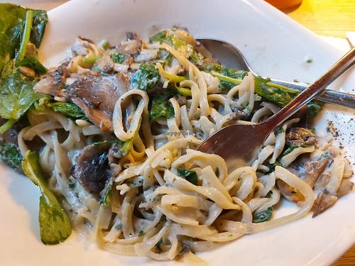 Linguine mit Pilzrahm, dazu extra Spinat.  Wirklich richtig lecker gewürzt at Vapiano in Ulm