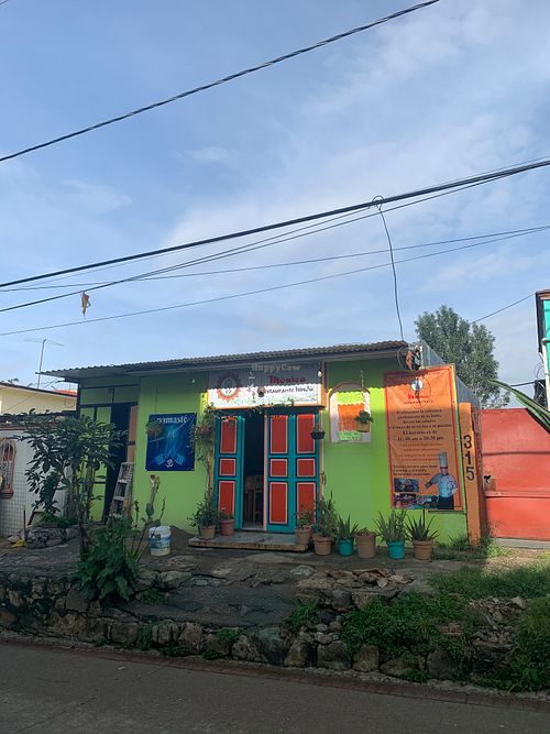Colorful exterior at Mónica Restaurant Hindú in Oaxaca