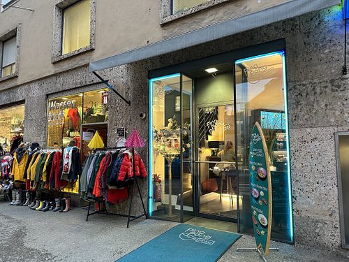 store front  at Ping Pong Poke in Salzburg
