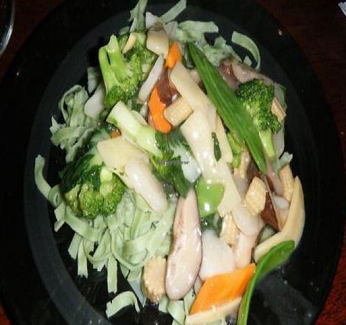 Vegan stir-fried noodles (right off the menu) at Noodletasia in Huntersville