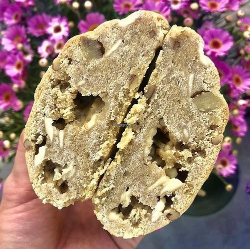 Pecan White Chocolate (standard menu) at flwr & co in Haarlem