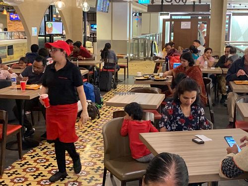 ambiance, not very cute but ok at SIN - Kaveri Vegetarian - T2 in East Singapore