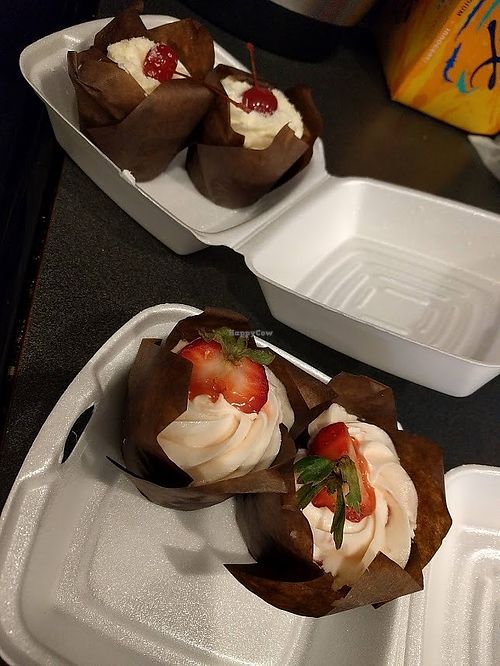 Pina colada and strawberry cupcakes at Taste & See in Milledgeville